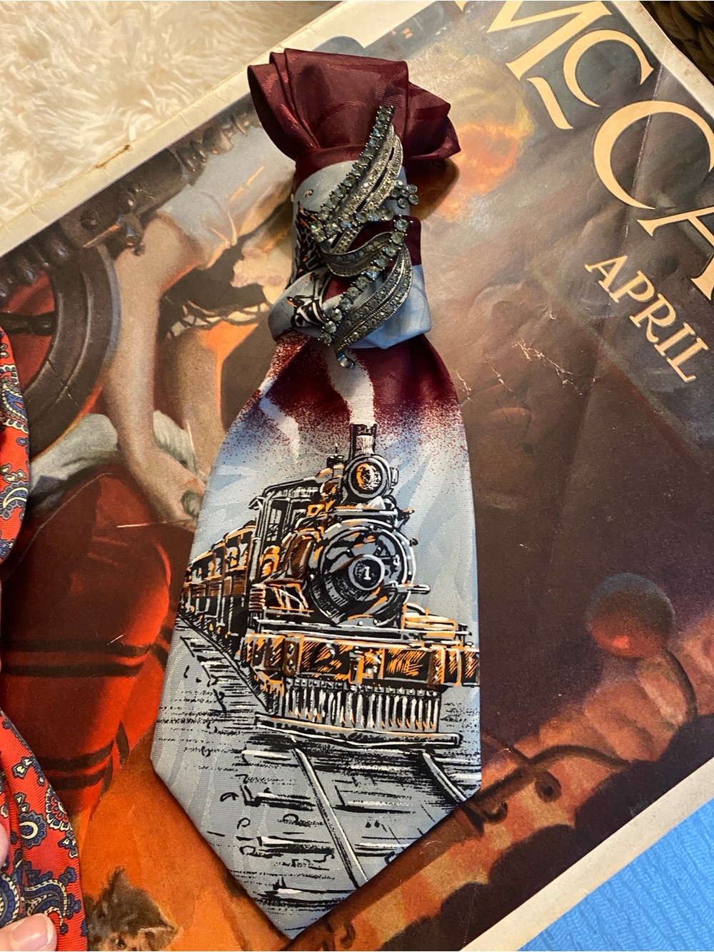 Train Print -Vintage Tie & Brooch in Burgundy and Light Gray